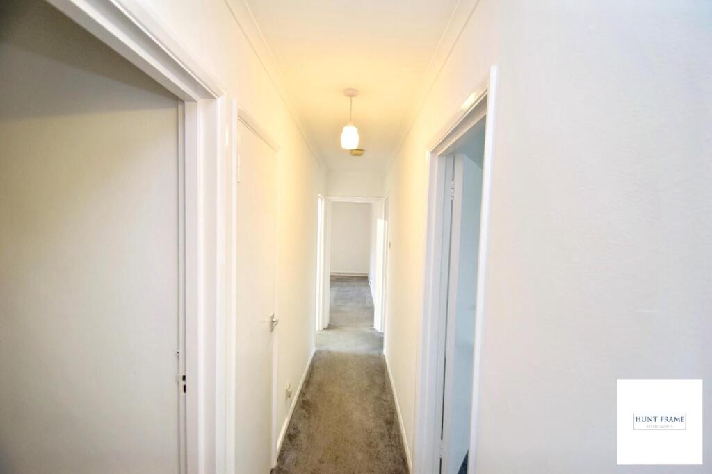 Apartment in Eastbourne, East Sussex - More