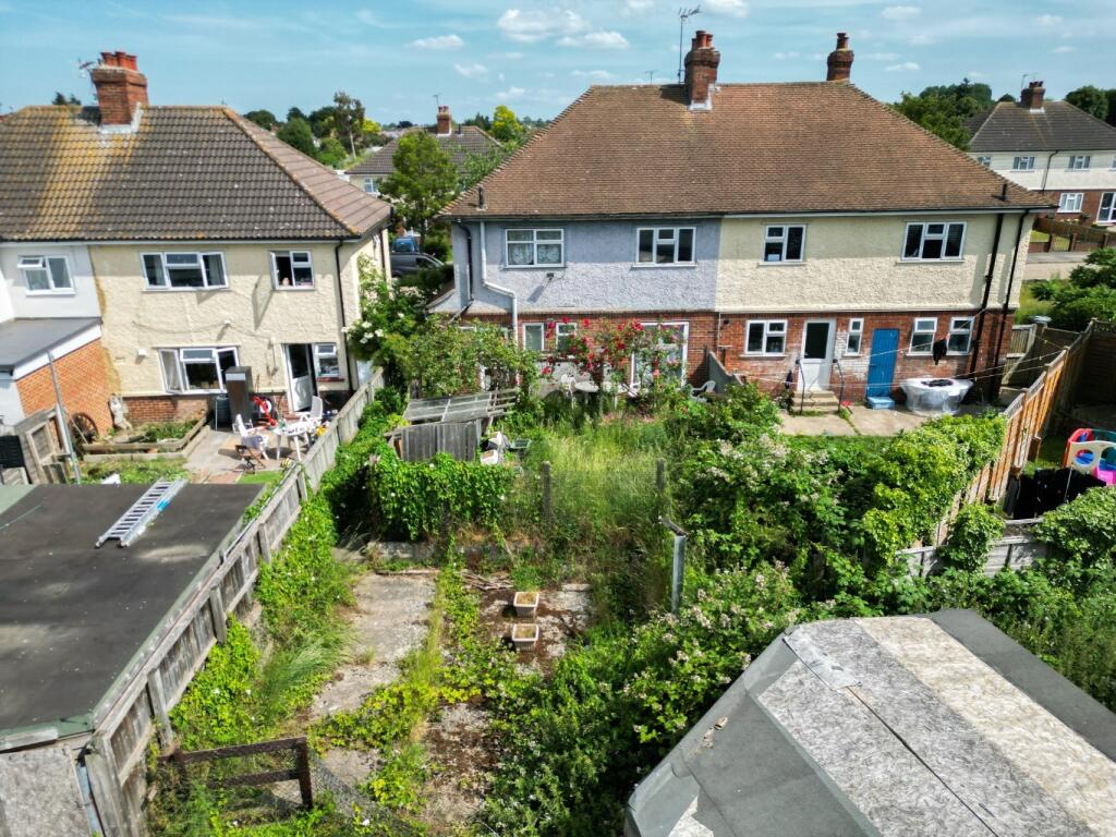 House in Gravesham, Northfleet - View 4
