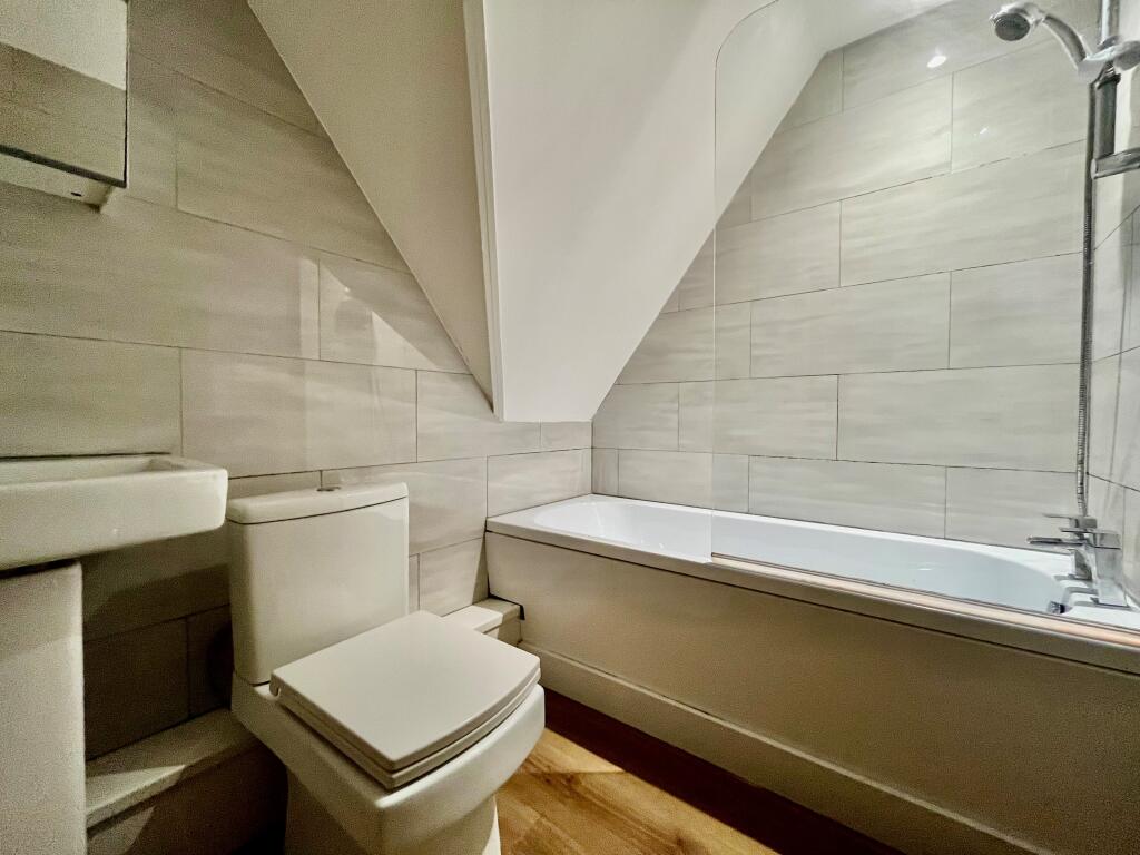 Apartment in Leeds - More