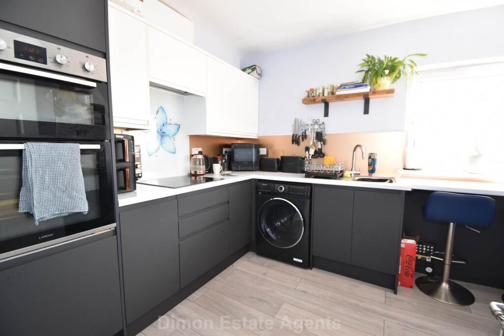 Apartment in Gosport, Hampshire - View 3