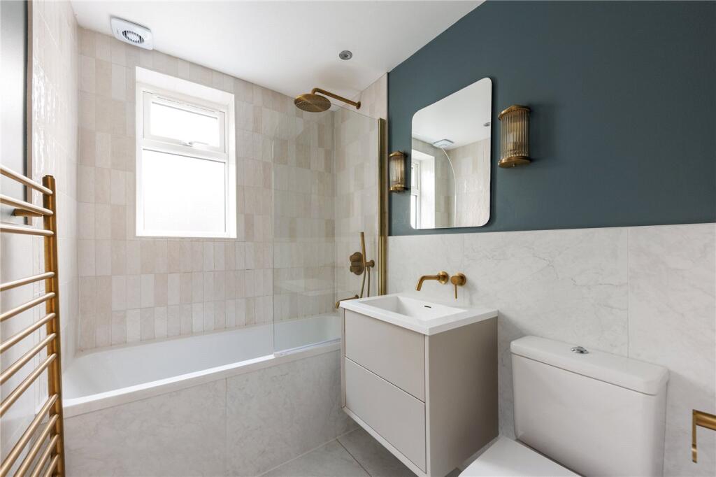 Apartment in London - More