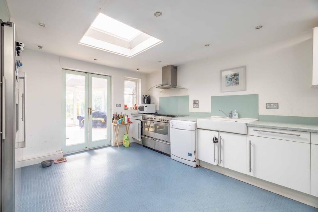 House in Slough - View 4