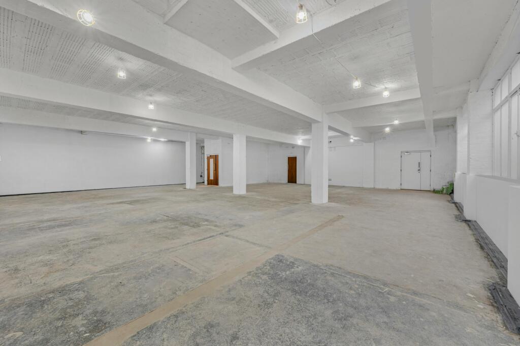 hall 6.jpg