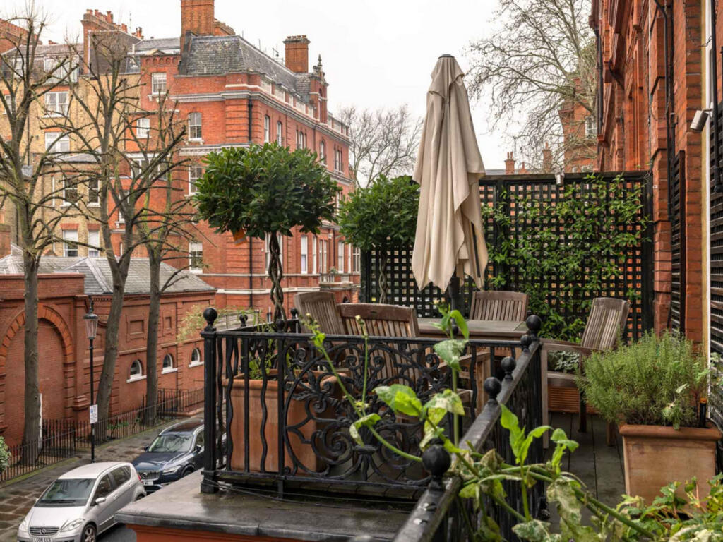 3 bedroom flat for rent