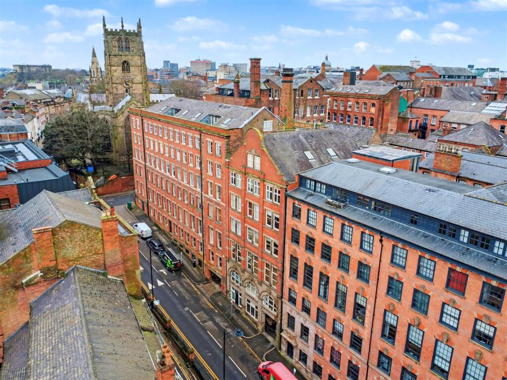 Main image of property: Hollowstone, Nottingham