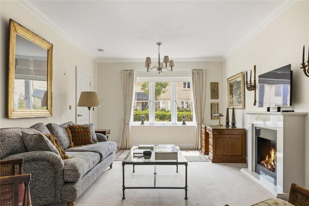 37, Forest Grove, Burford, Oxfordshire, OX18 photo 3