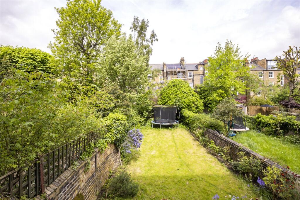 Apartment in London - View 5