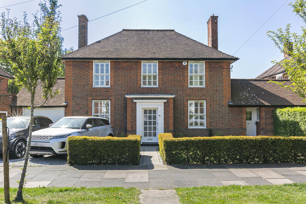 Main image of property: Russellcroft Road, Welwyn Garden City, Hertfordshire, AL8