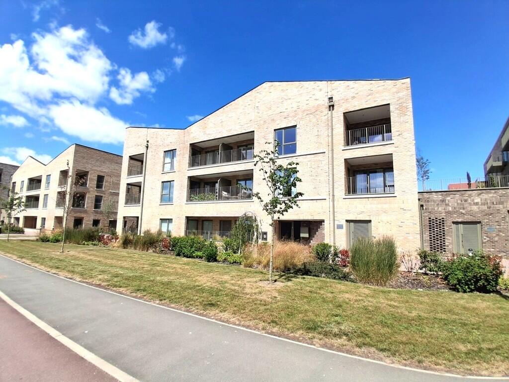 1-bed flat on Marleigh Avenue, Cambridge, £300,000