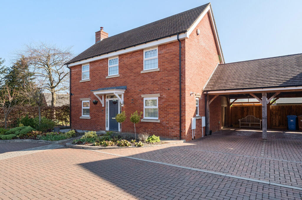 3-bed detached on Hall Garden, Binfield, Bracknell, Berkshire, RG42, £675,000