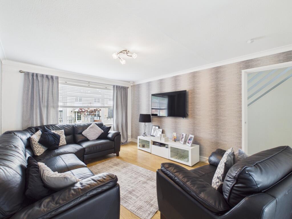 House in Motherwell, North Lanarkshire - View 2