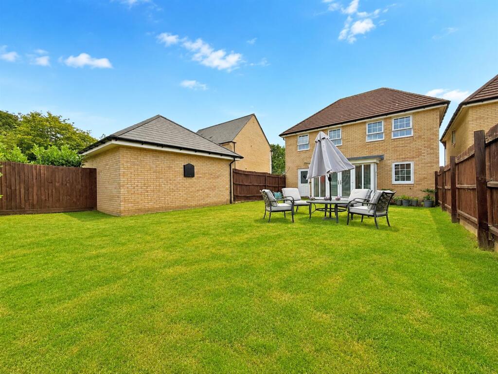 Belfry Avenue, Hatfield Peverel photo 2