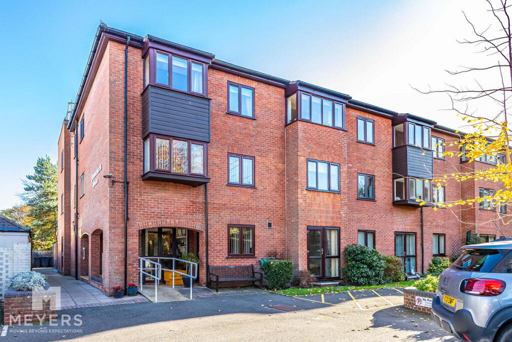 Main image of property: 31 Purewell, Christchurch, BH23 1