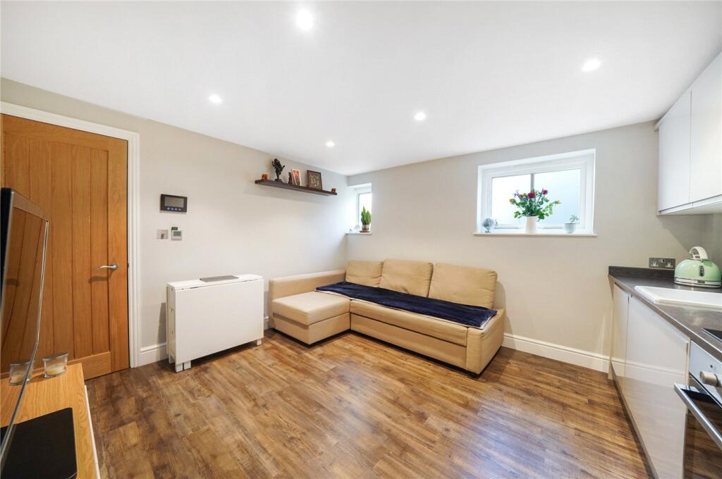 Apartment in London - View 3