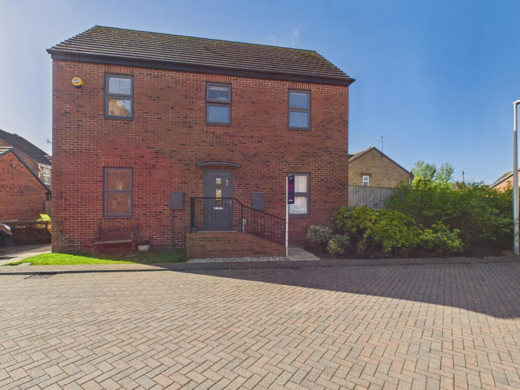 Main image of property: Larkin Lane, Kingswood, Hull, HU7 3NA