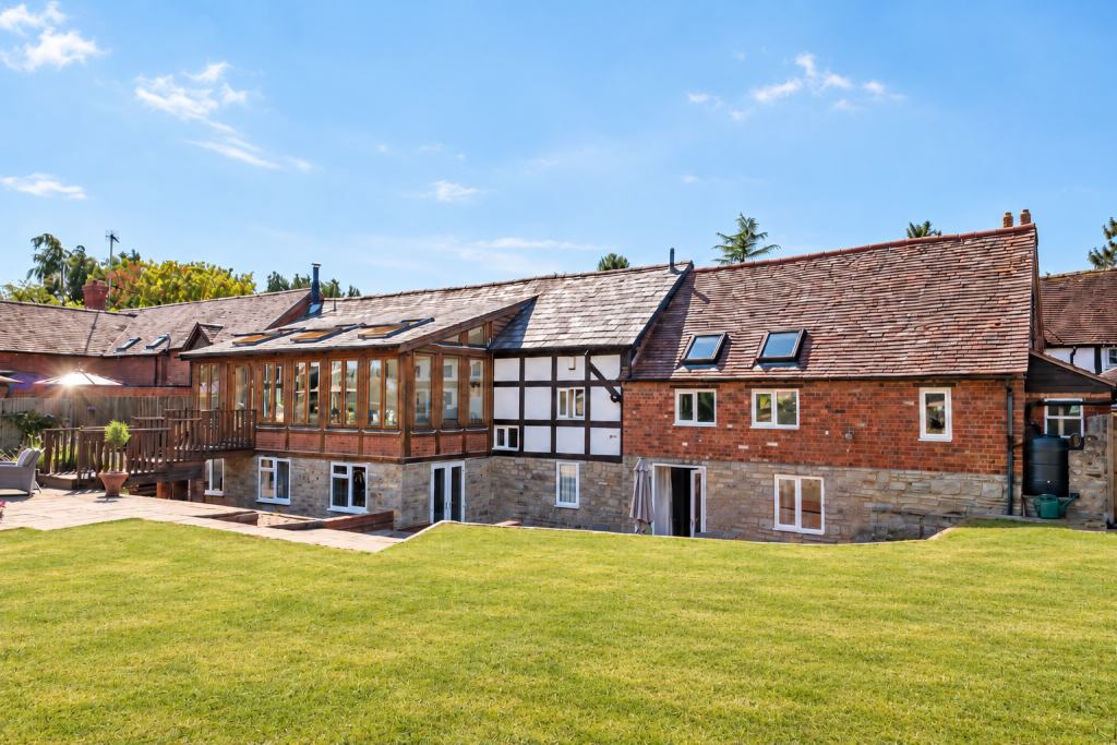 Main image of property: The Brew House, Mill Lane, Broom B50 4HS