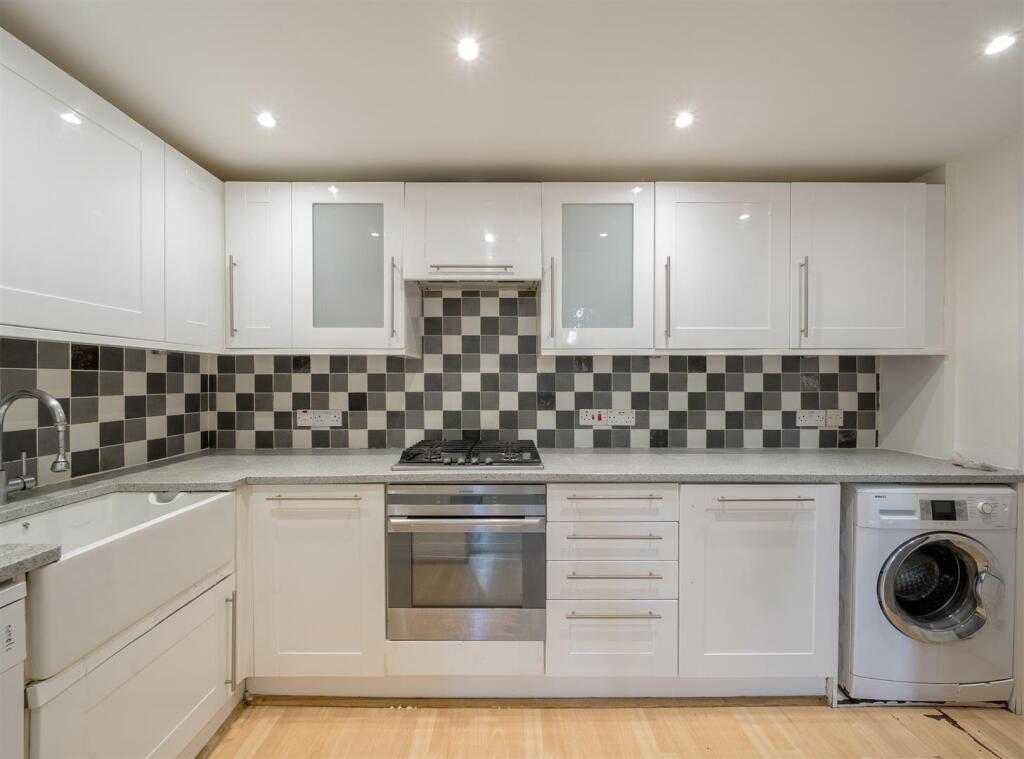 Walm Lane, London NW2 - View 3