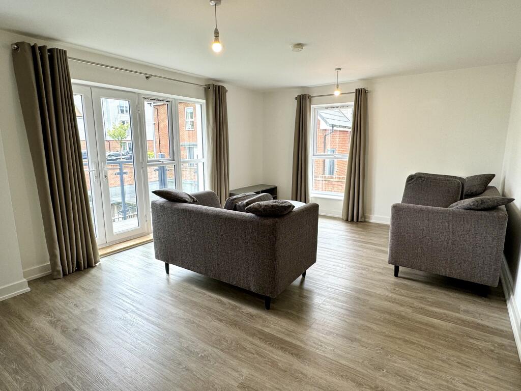 Apartment in Redhill - View 2