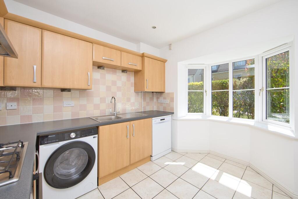 House in Canterbury, Stuppington, Martyrs Field - View 5