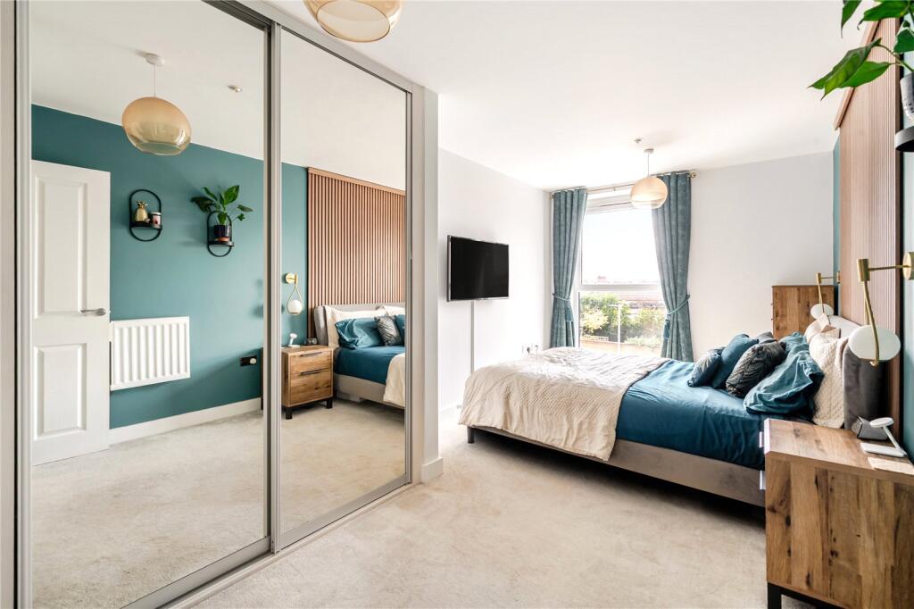 Apartment in Kingston upon Thames - View 5
