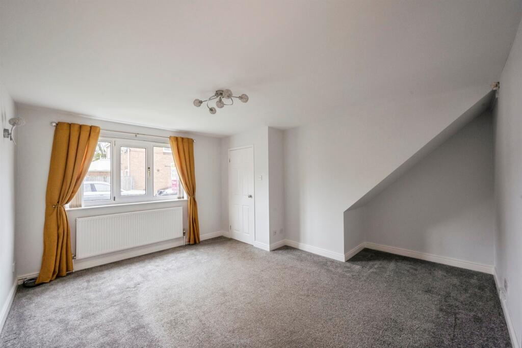 Hund Oak Drive, Hatfield, Doncaster photo 2