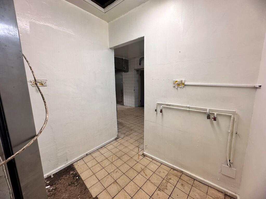 Additional image 4 of 28 High Street, Warminster, Wiltshire, BA12 9AF