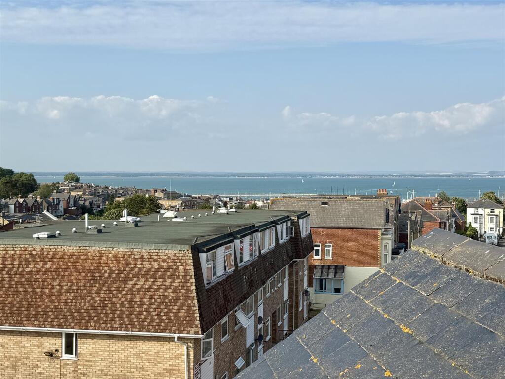 House in Portsmouth - More