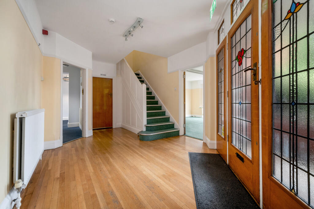 House in Nottingham, Chilwell - View 4