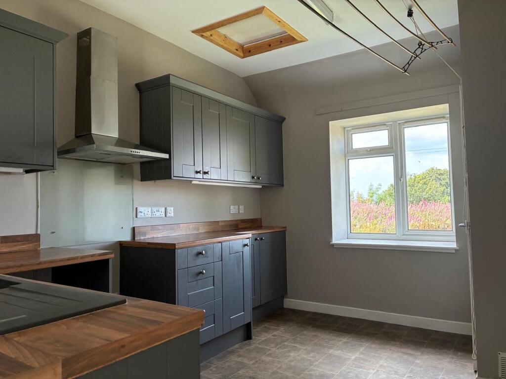 House in Gorebridge, Middleton - View 4