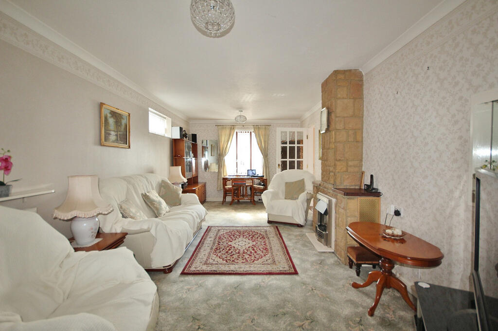 House in West Oxfordshire, Deer Park, Witney - View 2