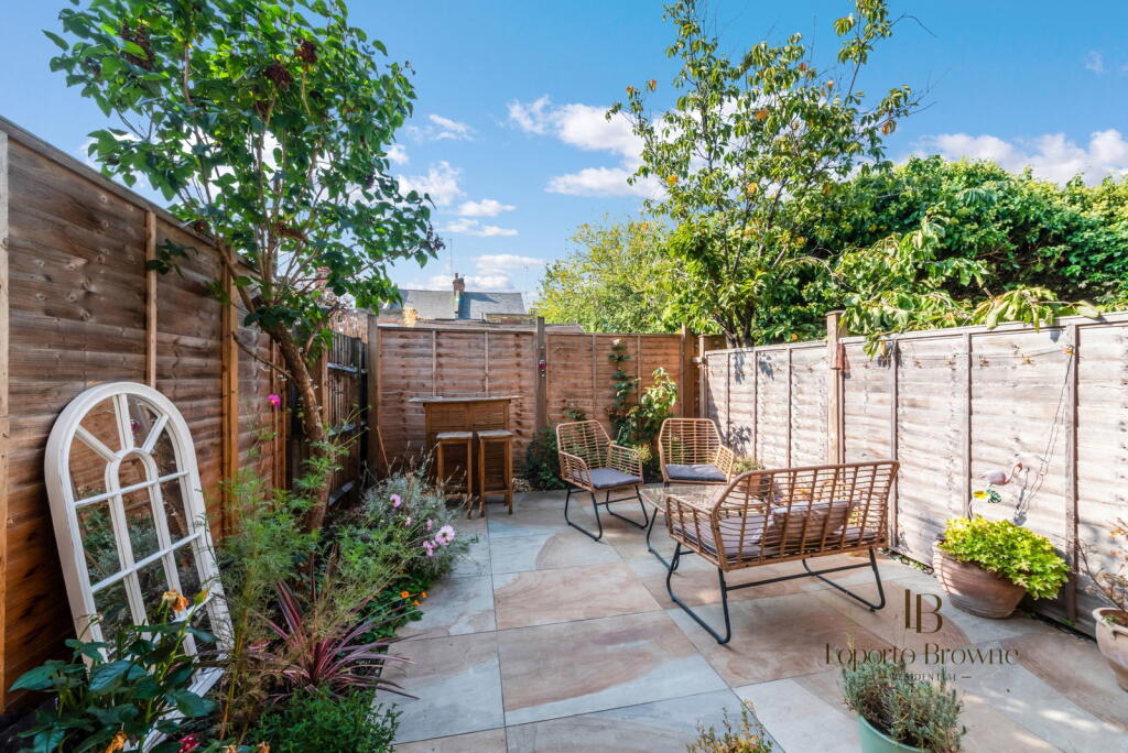 Apartment in London - More
