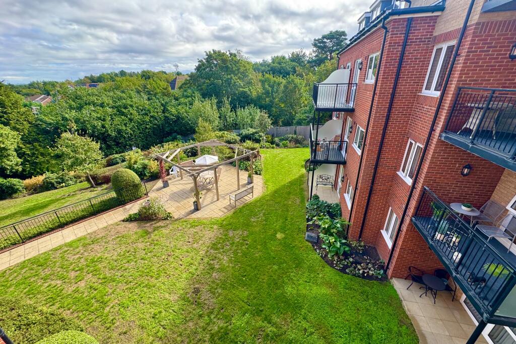 Apartment in Park Gate, Southampton, Locks Heath - More
