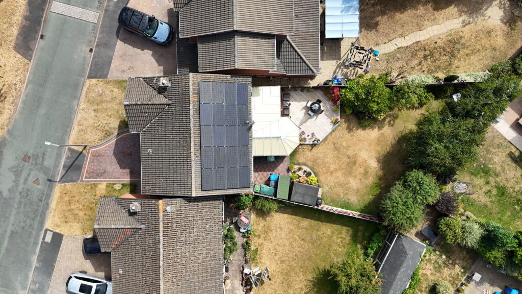 House in Stoke-on-Trent - More