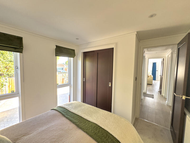 Weybridge Park Estate, Addlestone.  photo 4
