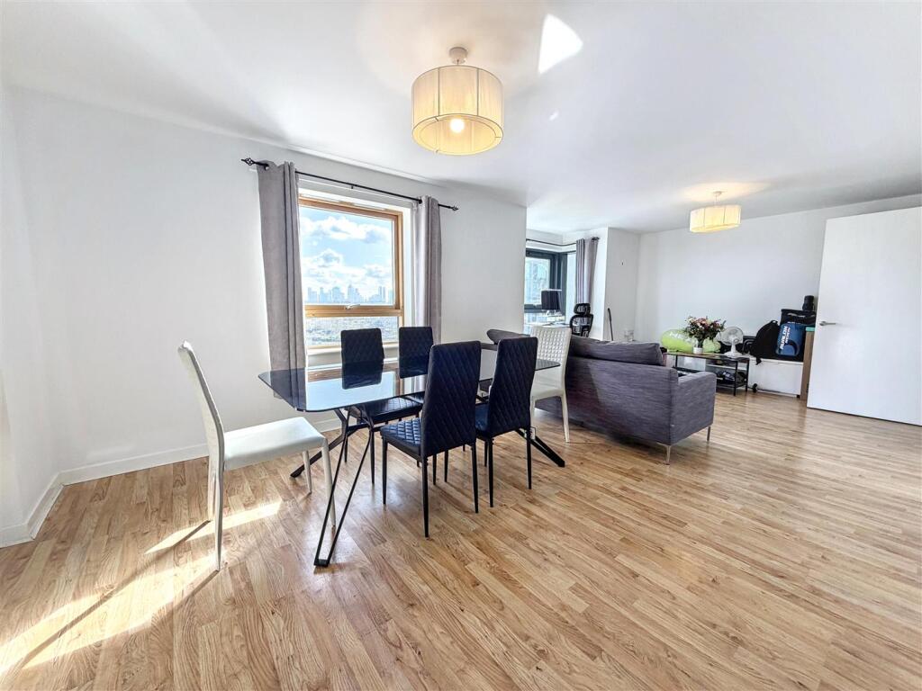 Main image of property: Burford Wharf Apartments, Stratford