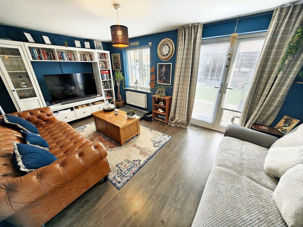 Thirsk Drive, Trowbridge, BA14 photo 2