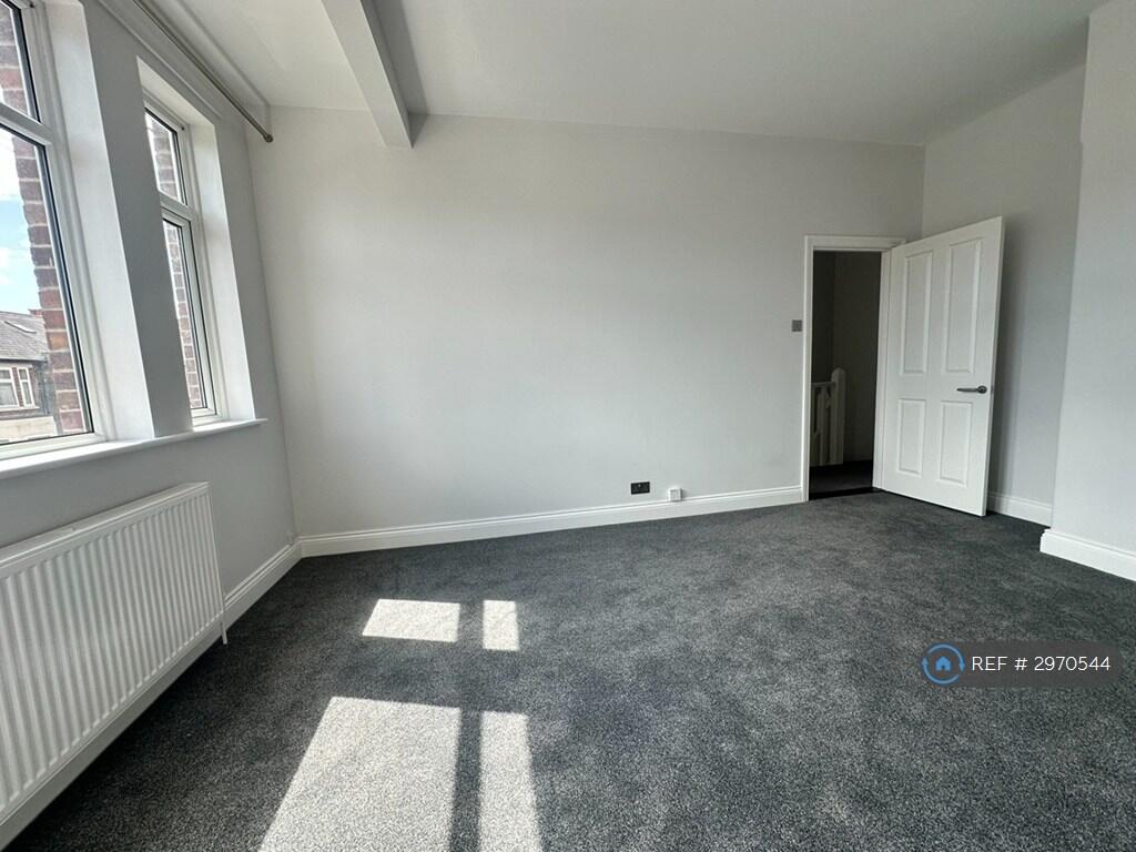 Apartment in Portsmouth - More