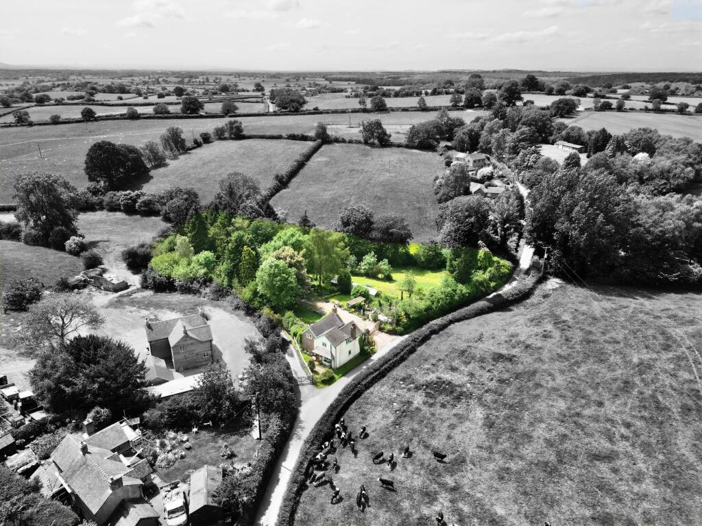 House in Stoke-on-Trent - View 2