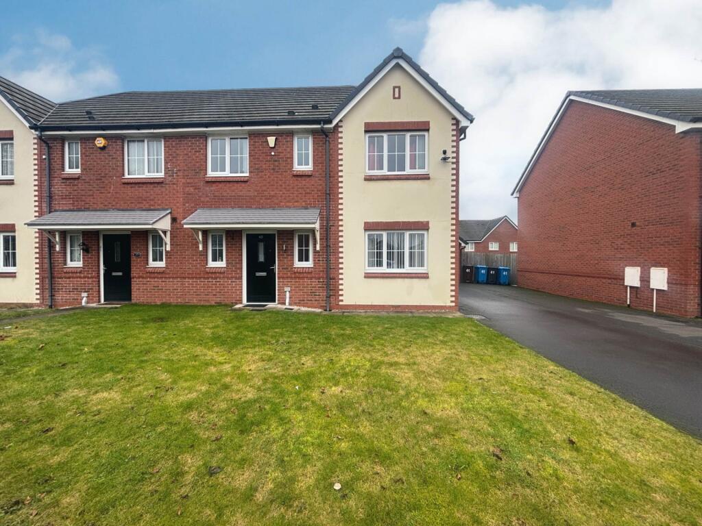 4-bed semi-detached on Hillpark Crescent, Mill Park, £240,000