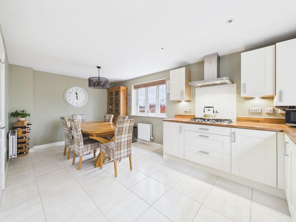 House in Silverstone, West Northamptonshire - View 4