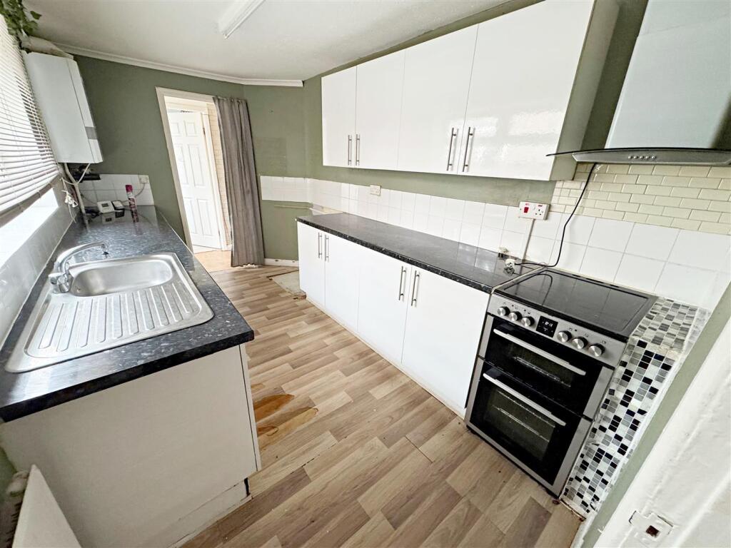House in Grimsby, Holme Hill - View 4