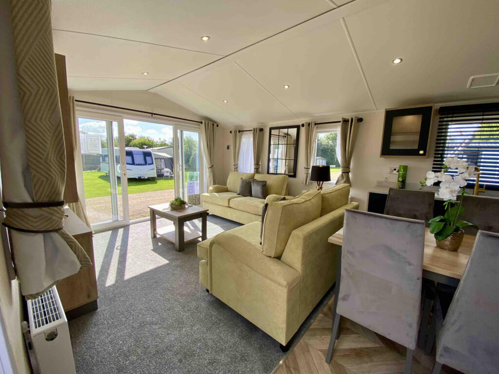 The Oaks Holiday Park, Chapel Road, IP10 photo 2