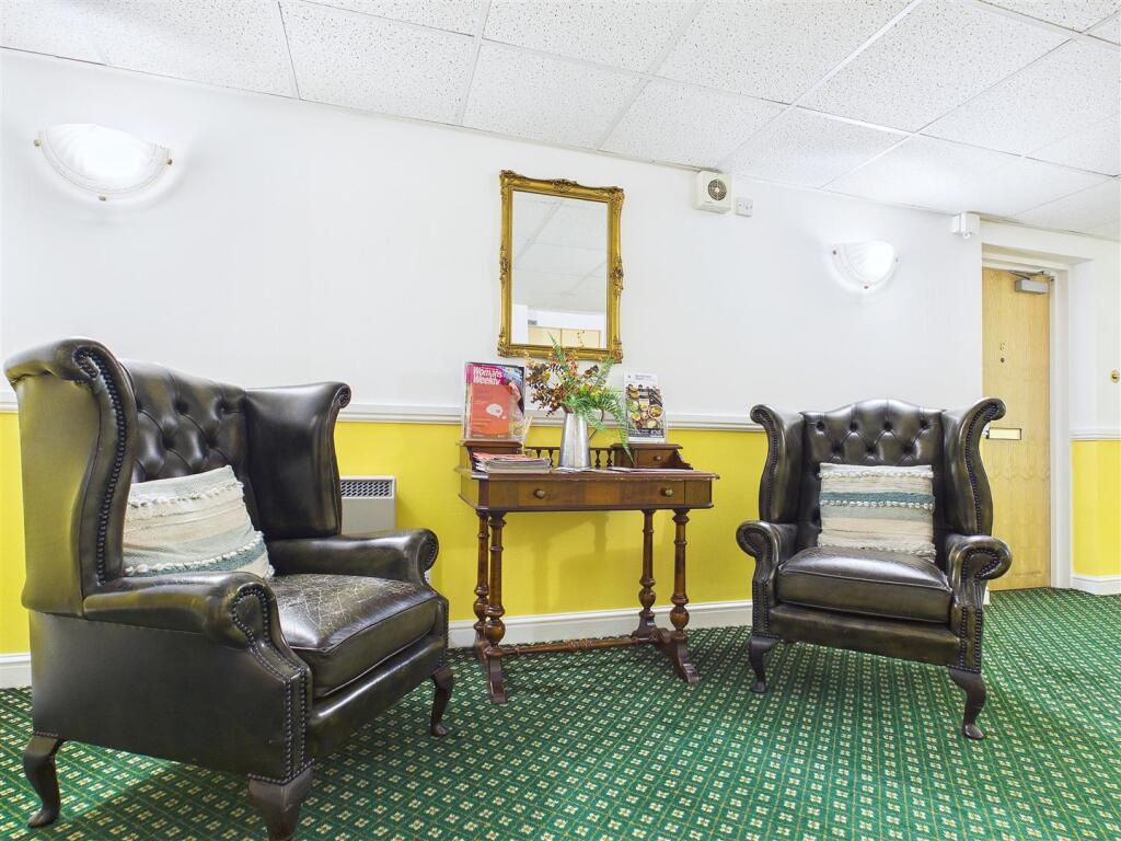 Apartment in Cheddar, Draycott Park, Somerset - View 5