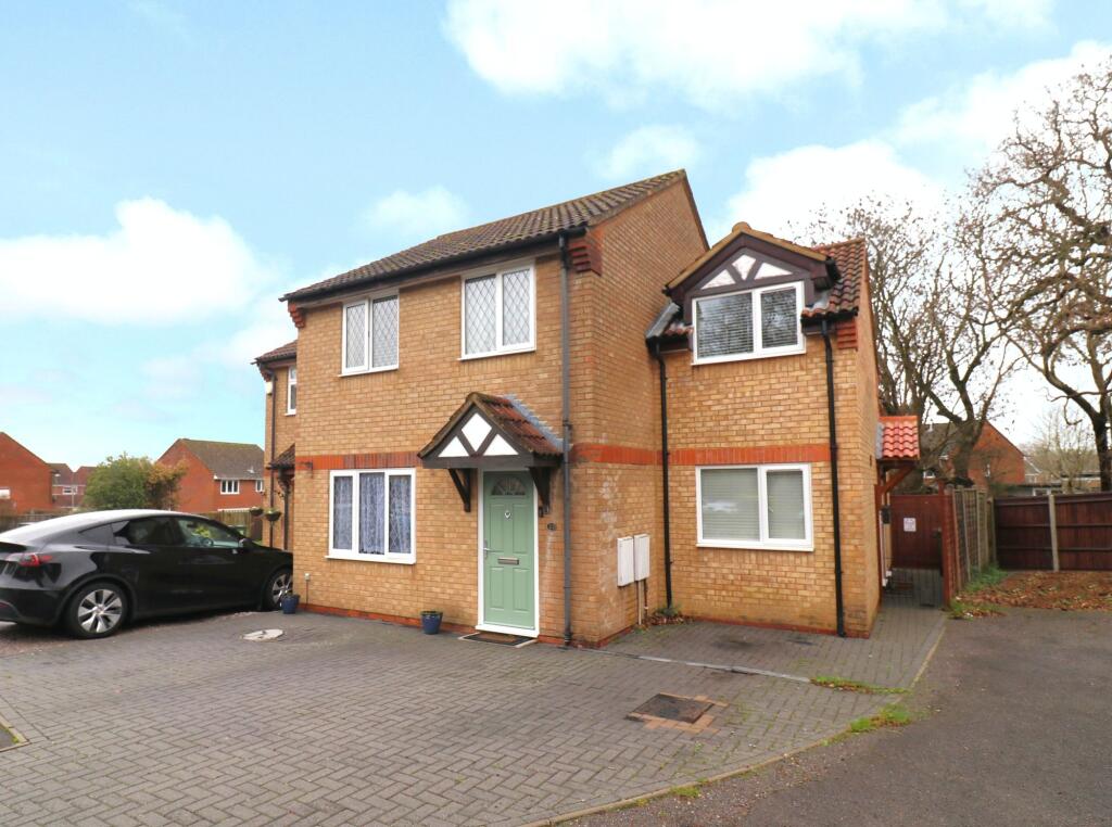 3-bed semi-detached on Woodstock Close, Hedge End, SO30, £370,000