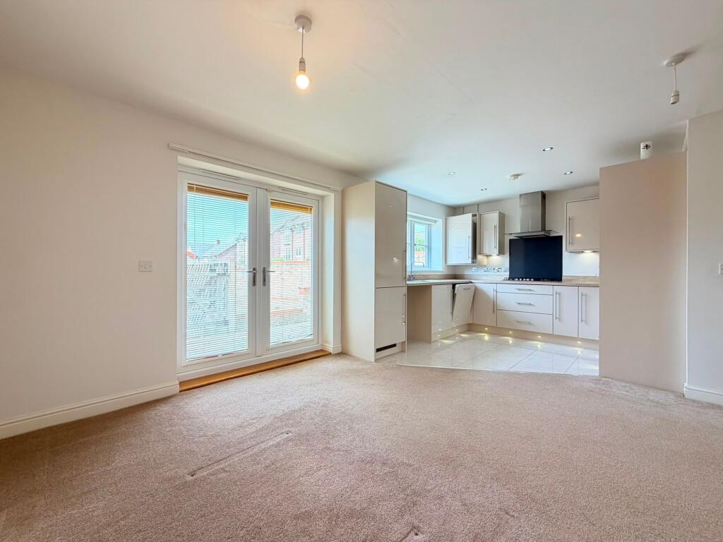 House in Osgodby, Middle Deepdale, Eastfield - View 4