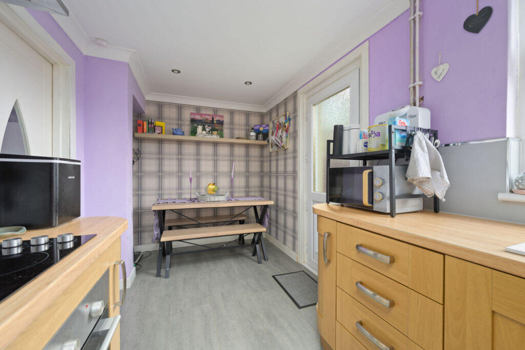 House in Grangemouth, Falkirk - View 5