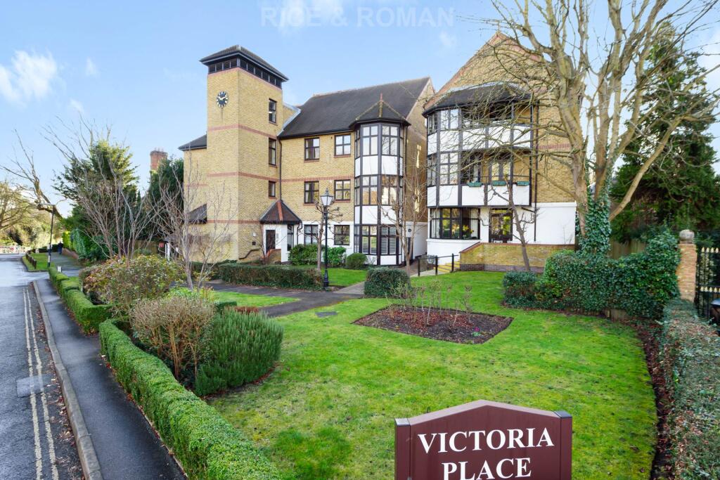 2-bed house on Victoria Place, Esher, £475,000