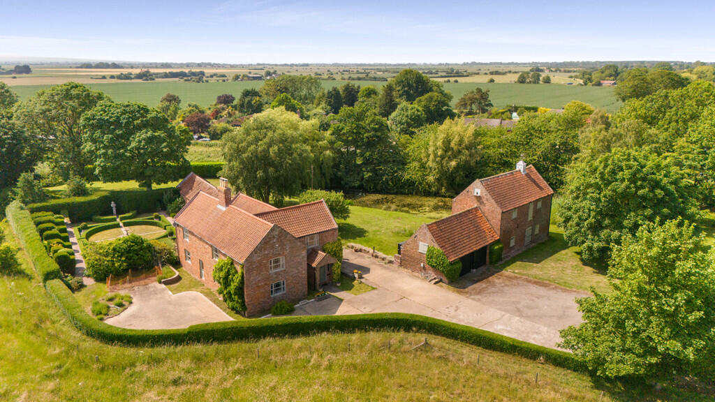4-bed detached on Gowts Farm Main Road Saltfleet Louth LN11 7SB, £685,000