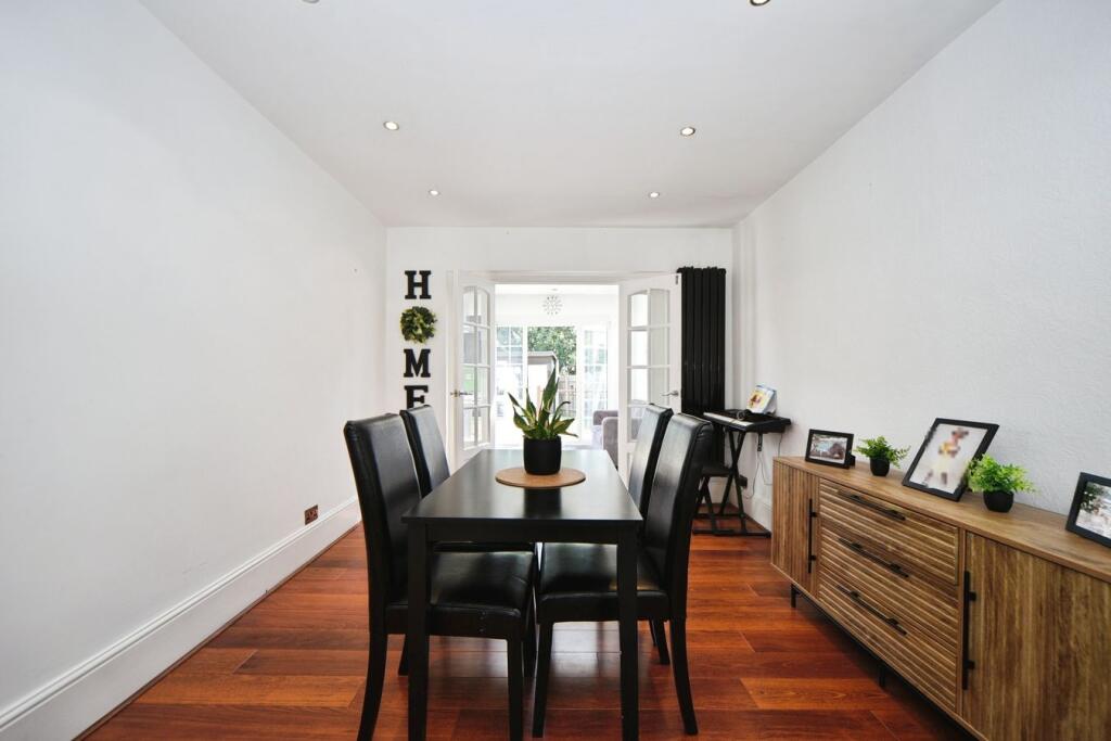 House in London - View 5