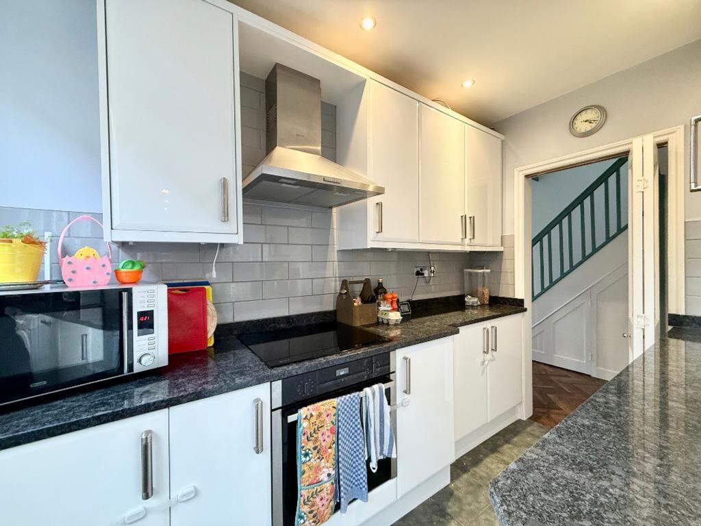 Wardown Crescent, Luton, LU2 photo 4